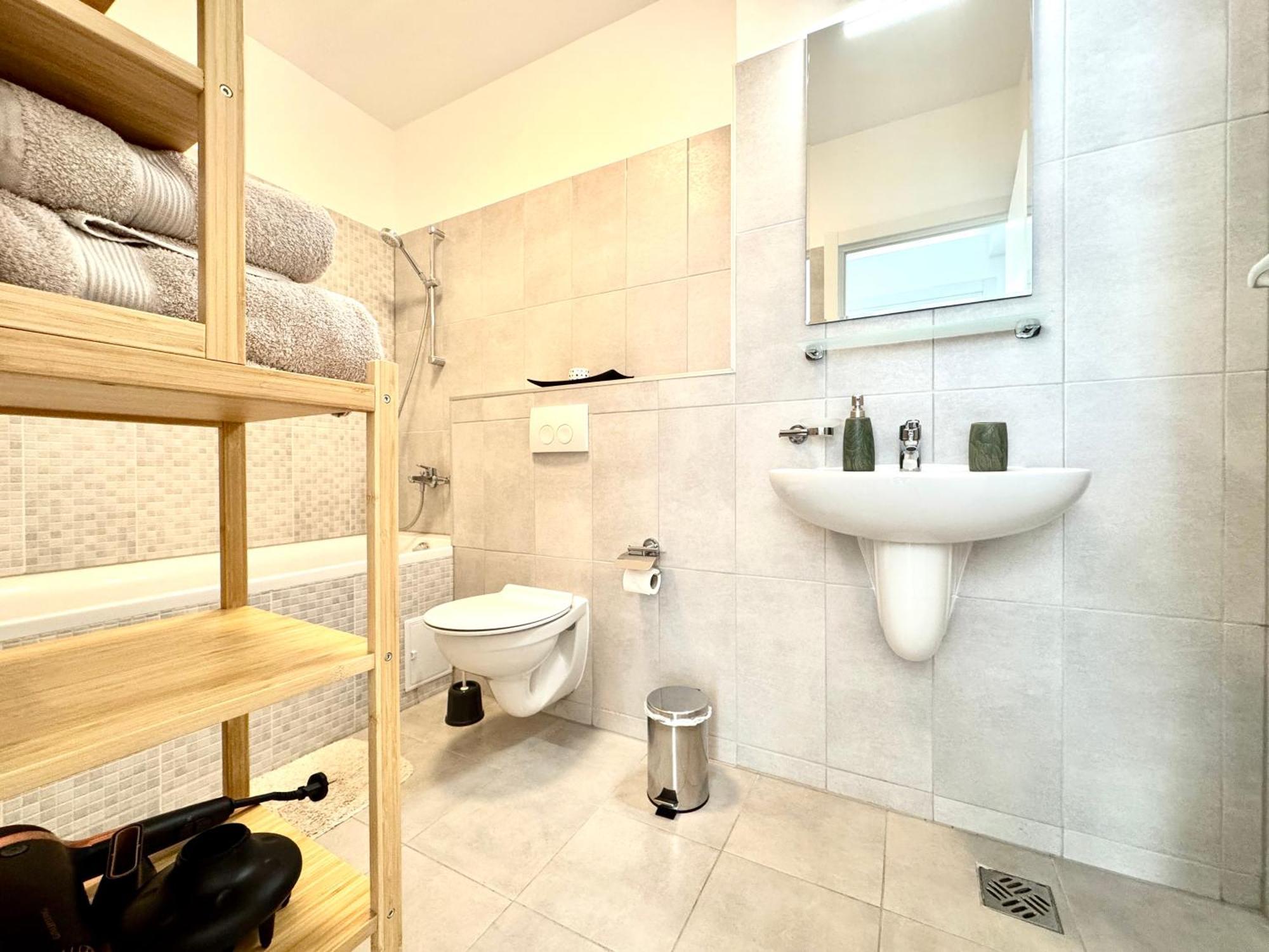 Luca'S Forest Apartment ทิมิชัวรา ภายนอก รูปภาพ